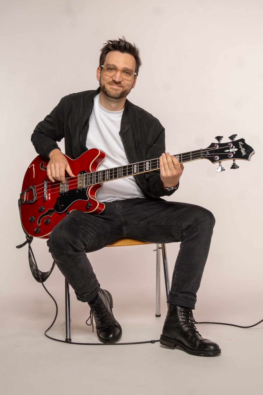Fabian am Bass im Studio